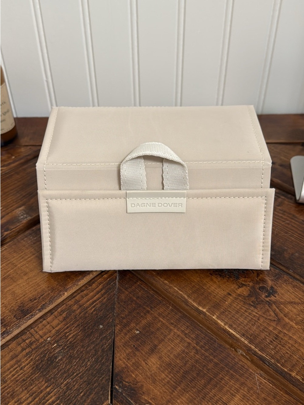 Dagne Dover Hanging Glasses Case